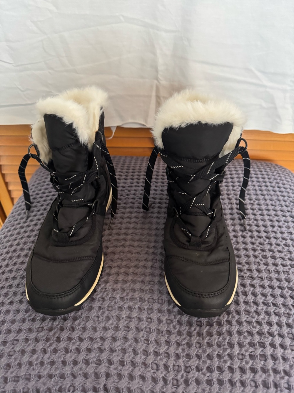 Women's Sorel Black Faux-Fur Winter Lace-Up Ankle Boots